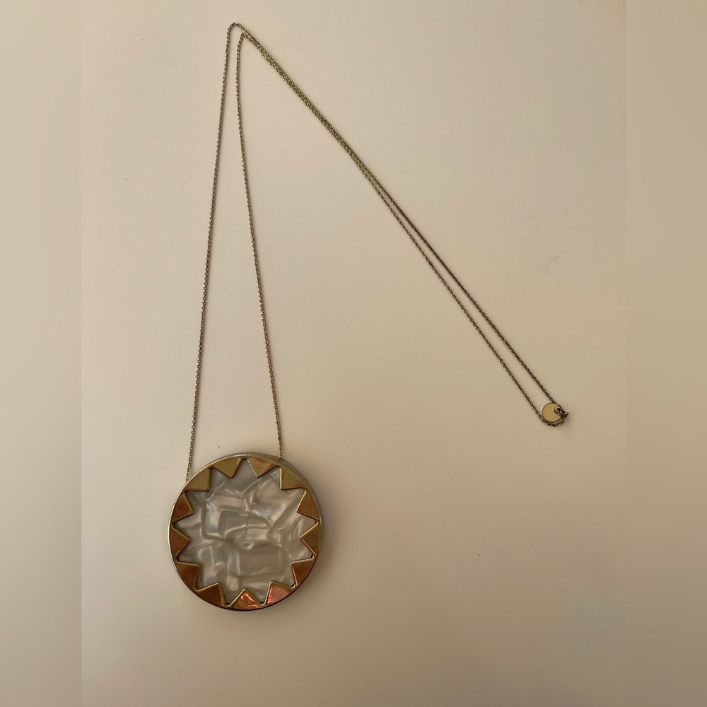 House of Harlow sunburst white necklace